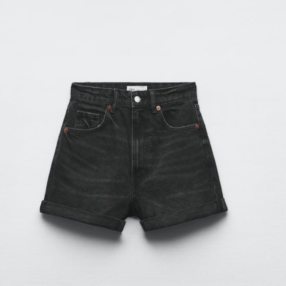 HIGH-WAISTED MOM FIT DENIM SHORTS